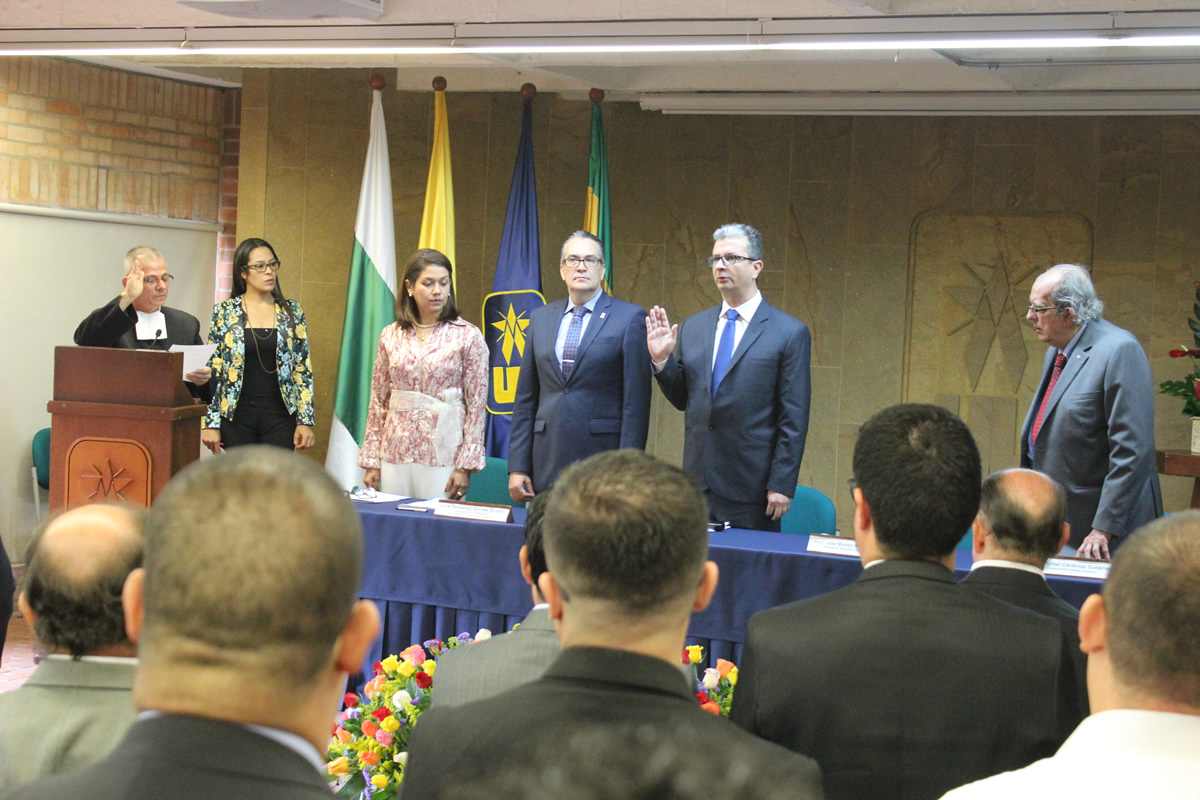 posesion rector universidad lasallista